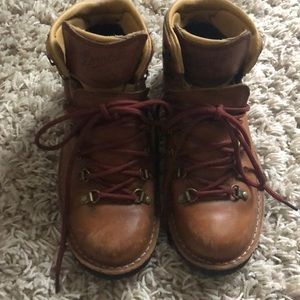 Danner women’s mountain pass rio